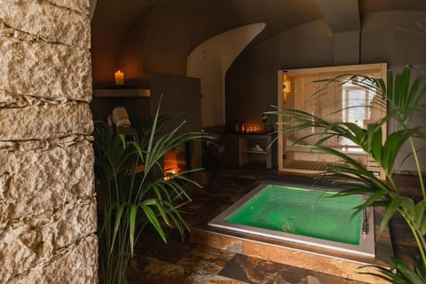 Hot Tub, Sauna, Spa and wellness centre/facilities
