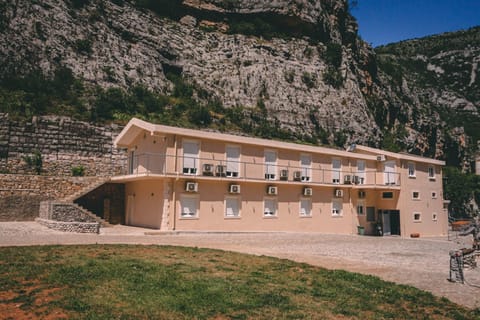 Property building, Spring, Day, Natural landscape, Mountain view