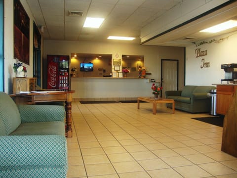 Plaza Inn Motel in Topeka