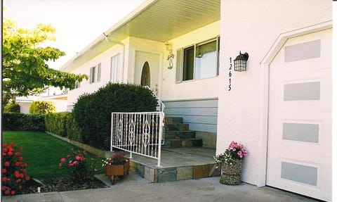 Dogwood Bed & Breakfast Bed and Breakfast in Summerland
