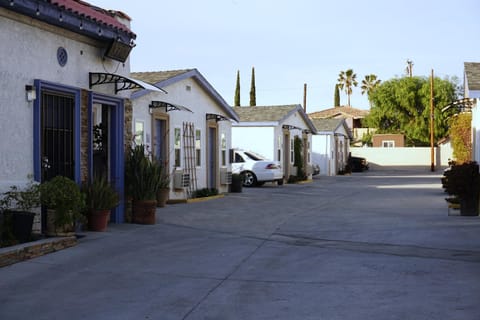 Property building, Day, Parking