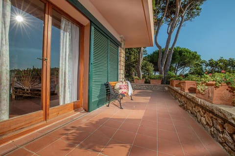 View (from property/room), Balcony/Terrace, Garden view