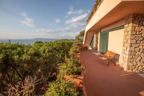 Property building, Natural landscape, Garden, View (from property/room), Balcony/Terrace, Garden view, Sea view