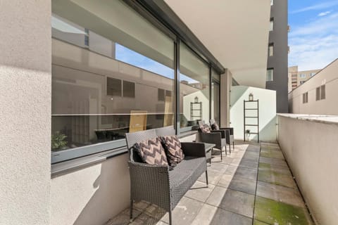 Property building, Balcony/Terrace, Seating area