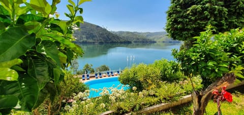 Lake view, Swimming pool