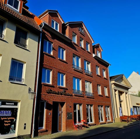 Property building, Facade/entrance