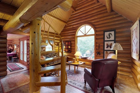 Authentic Maine Log Cabin Casa in Moosehead Lake