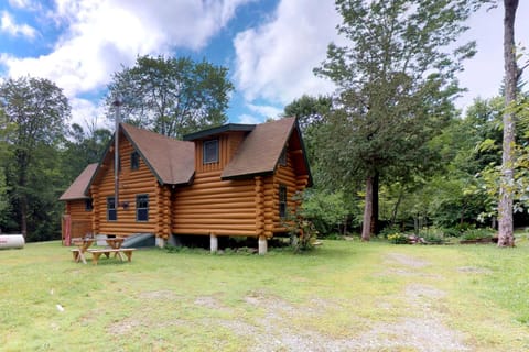 Authentic Maine Log Cabin House in Moosehead Lake