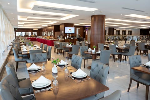 Restaurant/places to eat, Banquet/Function facilities