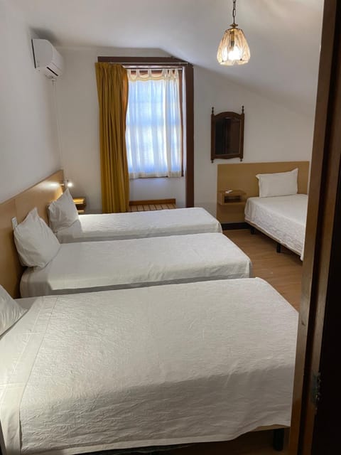 Guesthouse Lusa Atenas Bed and Breakfast in Coimbra