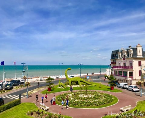 Facade/entrance, City view, Garden view, Landmark view, Sea view
