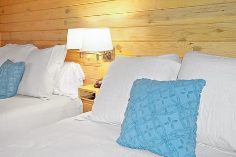 Wimberley Log Cabins Resort and Suites- Unit 8 Cabin in Wimberley