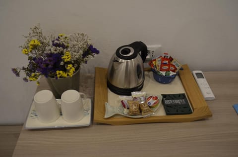 Coffee/tea facilities, Breakfast
