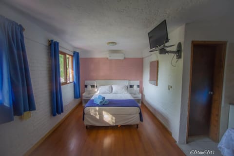 Bed, Photo of the whole room, Decorative detail