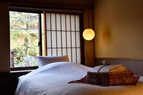 Bed, Photo of the whole room, Decorative detail