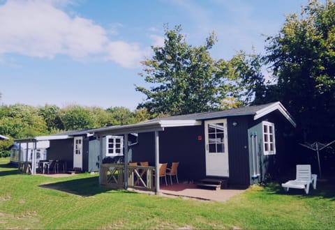 Lyngholt Family Camping & Cottages Parque de campismo /
caravanismo in Bornholm