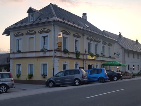 Property building, Facade/entrance