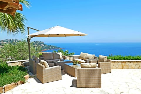 Patio, Patio, Balcony/Terrace, Balcony/Terrace, Lounge or bar, Seating area, On site, Sea view, Sea view