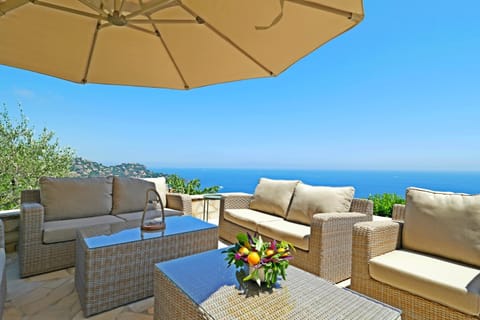 Patio, Patio, Balcony/Terrace, Balcony/Terrace, Lounge or bar, Seating area, On site, Sea view, Sea view