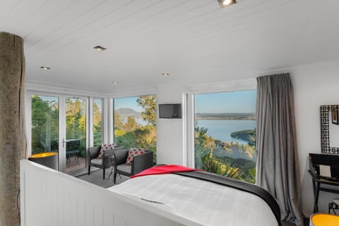 Acacia Cliffs Lodge Bed and Breakfast in Taupo