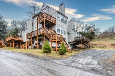 Jeffrey Lane Condos Apartment in Deep Creek Lake