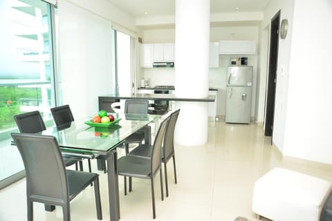 Dining area, kitchen