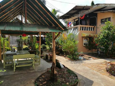 Patio, Garden view