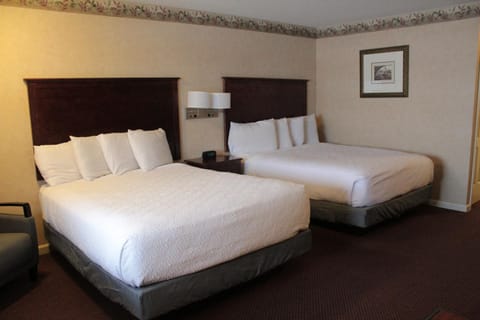 Shiretown Inn & Suites Hotel in Maine