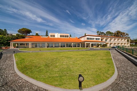 Albatroz Beach & Yacht Club Hotel in Madeira District