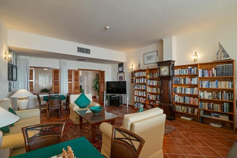 Library, Seating area