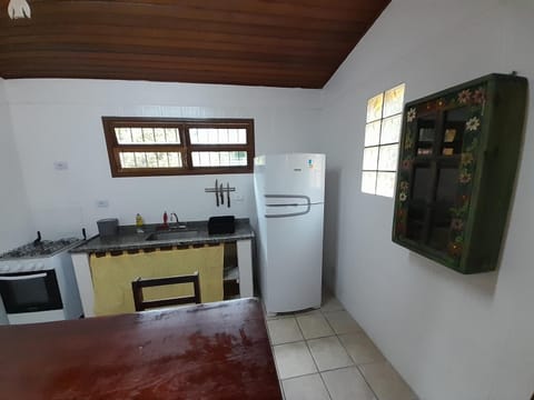 Kitchen or kitchenette, Dining area, stove