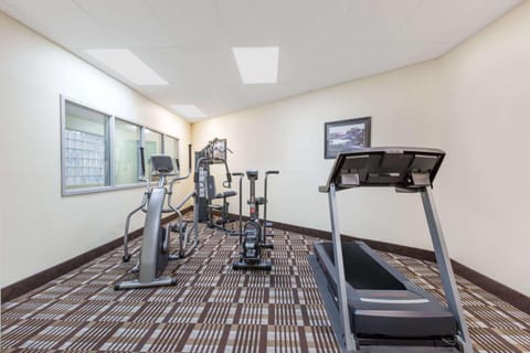 Days Inn & Suites by Wyndham Des Moines Airport Hotel in Des Moines