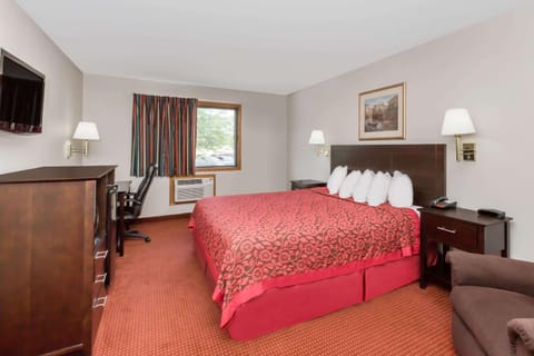 Days Inn & Suites by Wyndham Des Moines Airport Hotel in Des Moines