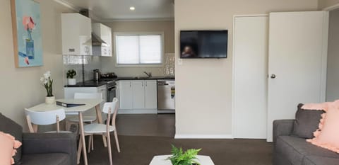Rose Apartments Unit 3 Central Rotorua - Accommodation & Spa Condominio in Rotorua