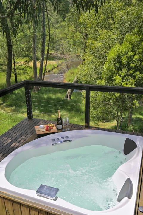 Toorongo River Chalets Nature lodge in Noojee