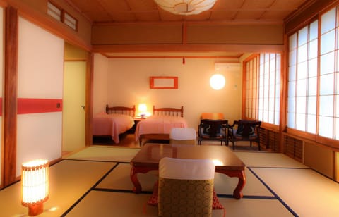 Yudanaka Yumoto Ryokan in Shimotakai District