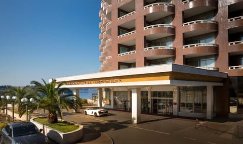 Property building, Facade/entrance