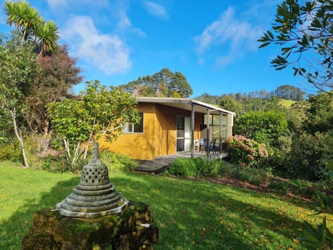 Mahamudra Buddhist Centre Bed and Breakfast in Auckland Region