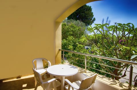 Garden, Balcony/Terrace