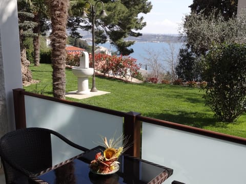 Garden view, Sea view