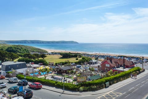 11 Woolacombe West - Luxury Apartment at Byron Woolacombe, only 4 minute walk to Woolacombe Beach! Condo in Woolacombe