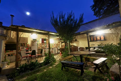 Garden, Communal kitchen