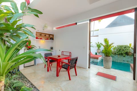 Garden, Coffee/tea facilities, Kitchen or kitchenette, Seating area, Dining area, Garden view, Area and facilities, locker, toaster