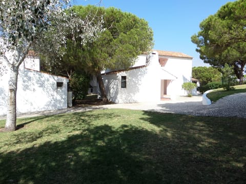 Facade/entrance, Garden view