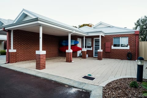 FortyTwo - Oceanside Retreat Busselton Casa in Busselton