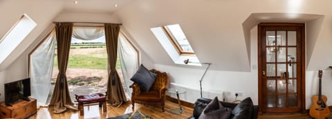 Living room, Photo of the whole room