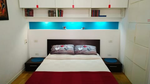 Coral & Turquoise Wohnung in Pozzuoli