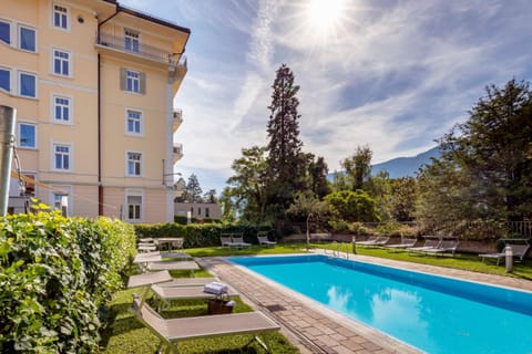 Property building, Spring, Summer, Swimming pool, Swimming pool