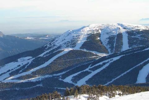 Nearby landmark, Off site, Natural landscape, Winter, Skiing