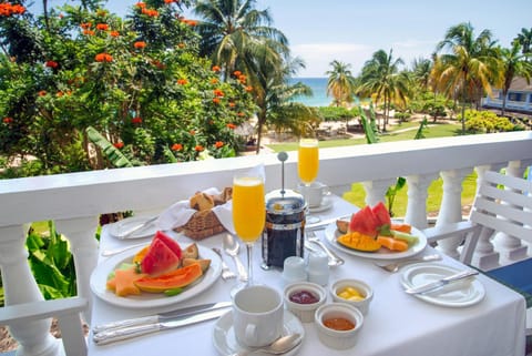 Restaurant/places to eat, Natural landscape, Garden, Sea view, Breakfast, Sunset